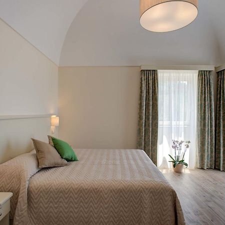 Agriturismo La Peppina มัสซาลูเบรนเซ ภายนอก รูปภาพ