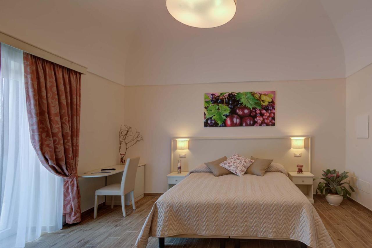 Agriturismo La Peppina มัสซาลูเบรนเซ ภายนอก รูปภาพ