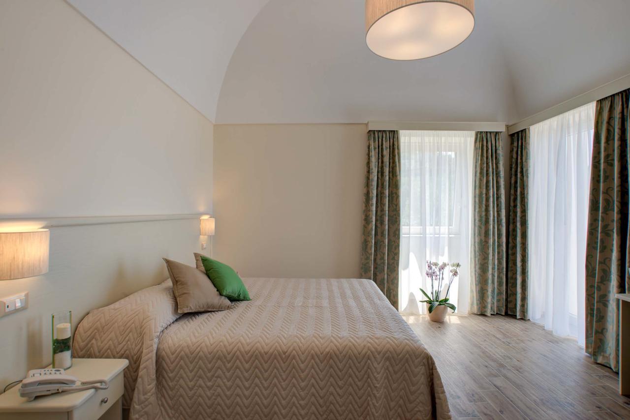 Agriturismo La Peppina มัสซาลูเบรนเซ ภายนอก รูปภาพ