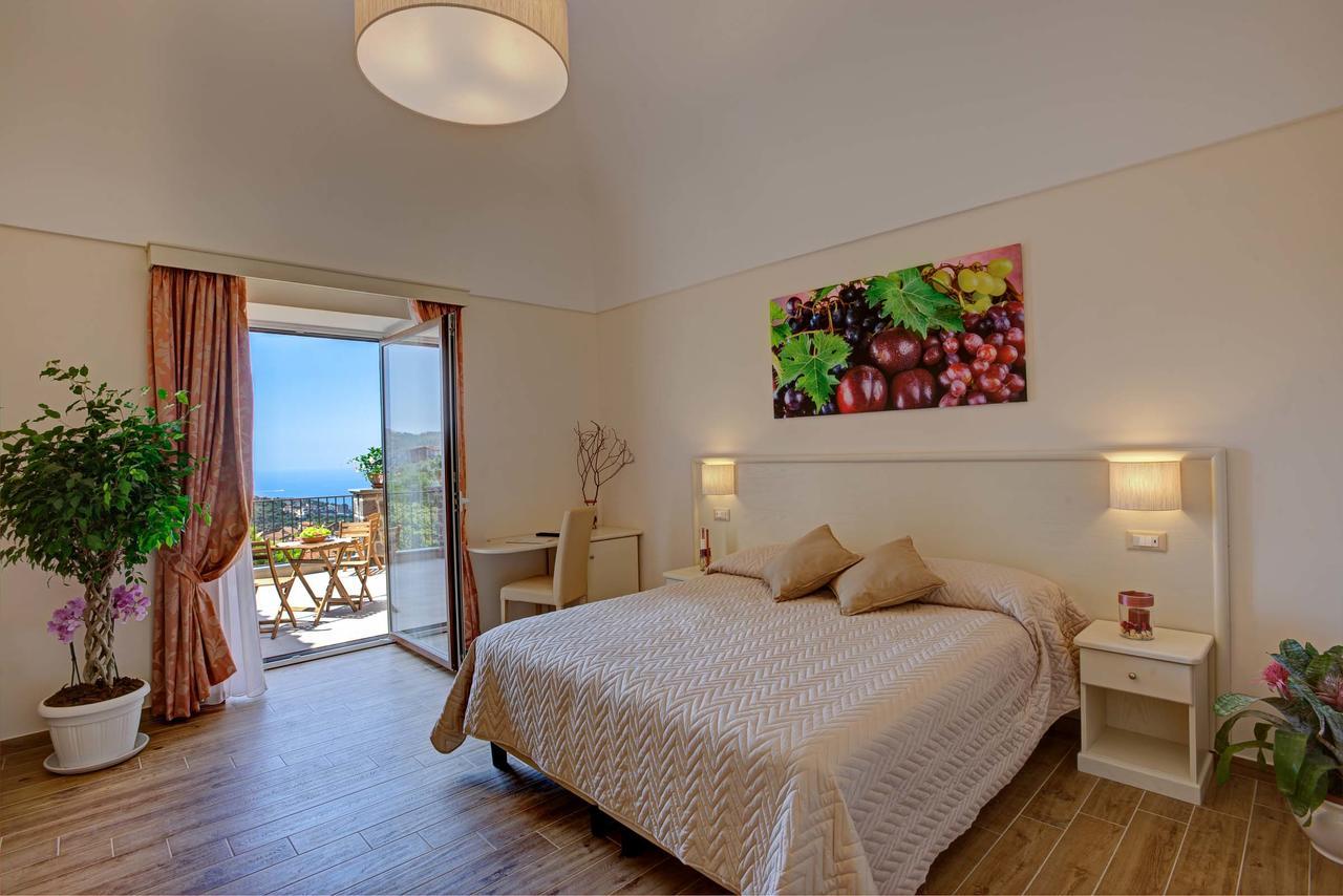 Agriturismo La Peppina มัสซาลูเบรนเซ ภายนอก รูปภาพ