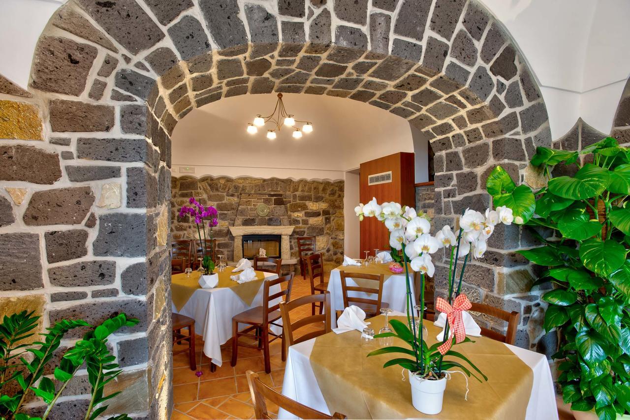 Agriturismo La Peppina มัสซาลูเบรนเซ ภายนอก รูปภาพ