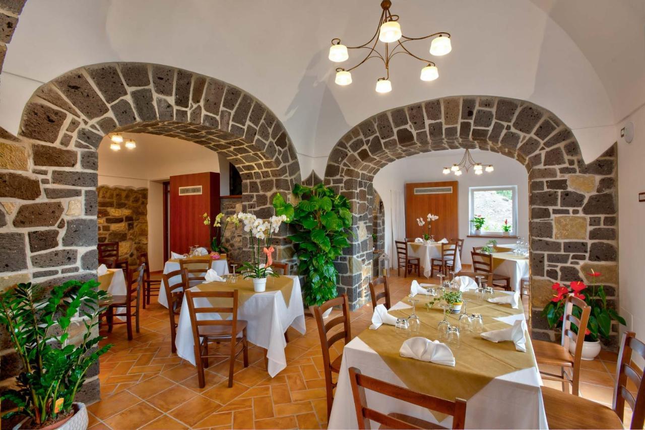 Agriturismo La Peppina มัสซาลูเบรนเซ ภายนอก รูปภาพ