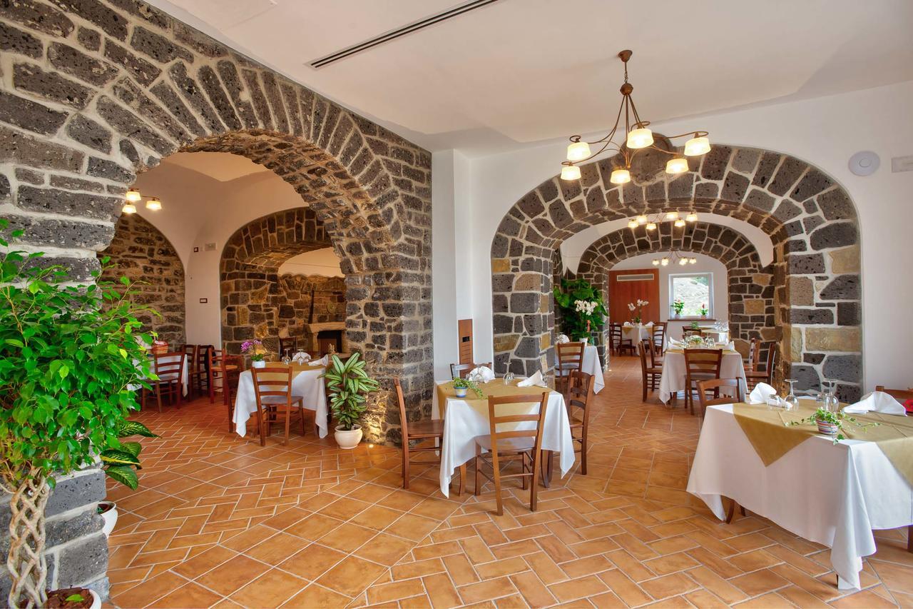 Agriturismo La Peppina มัสซาลูเบรนเซ ภายนอก รูปภาพ
