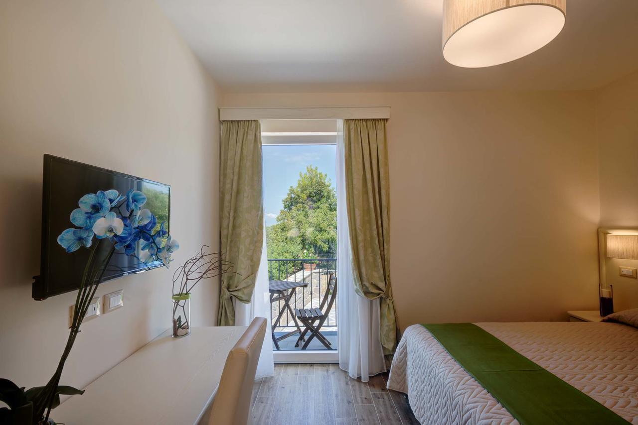 Agriturismo La Peppina มัสซาลูเบรนเซ ภายนอก รูปภาพ