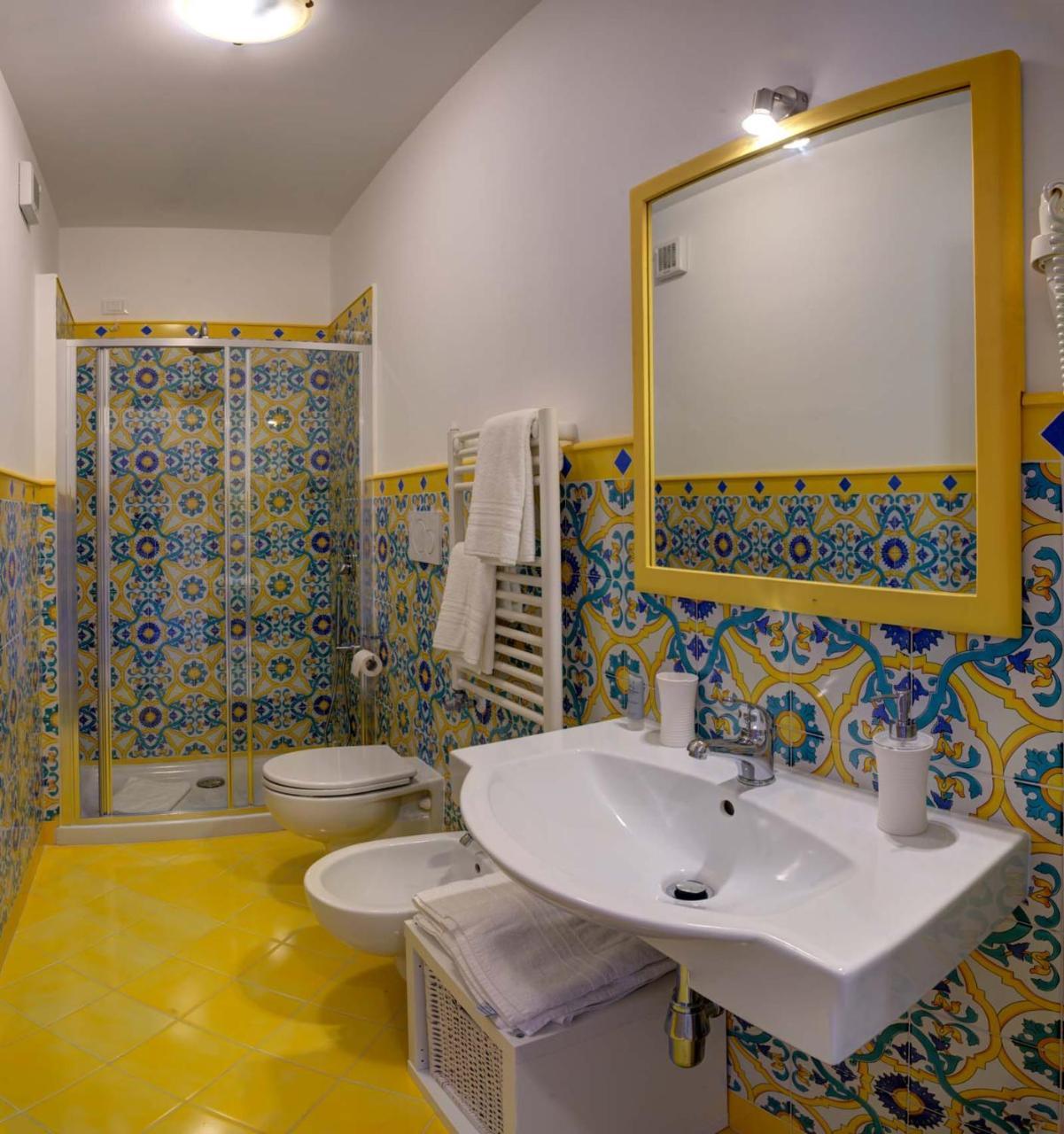 Agriturismo La Peppina มัสซาลูเบรนเซ ภายนอก รูปภาพ