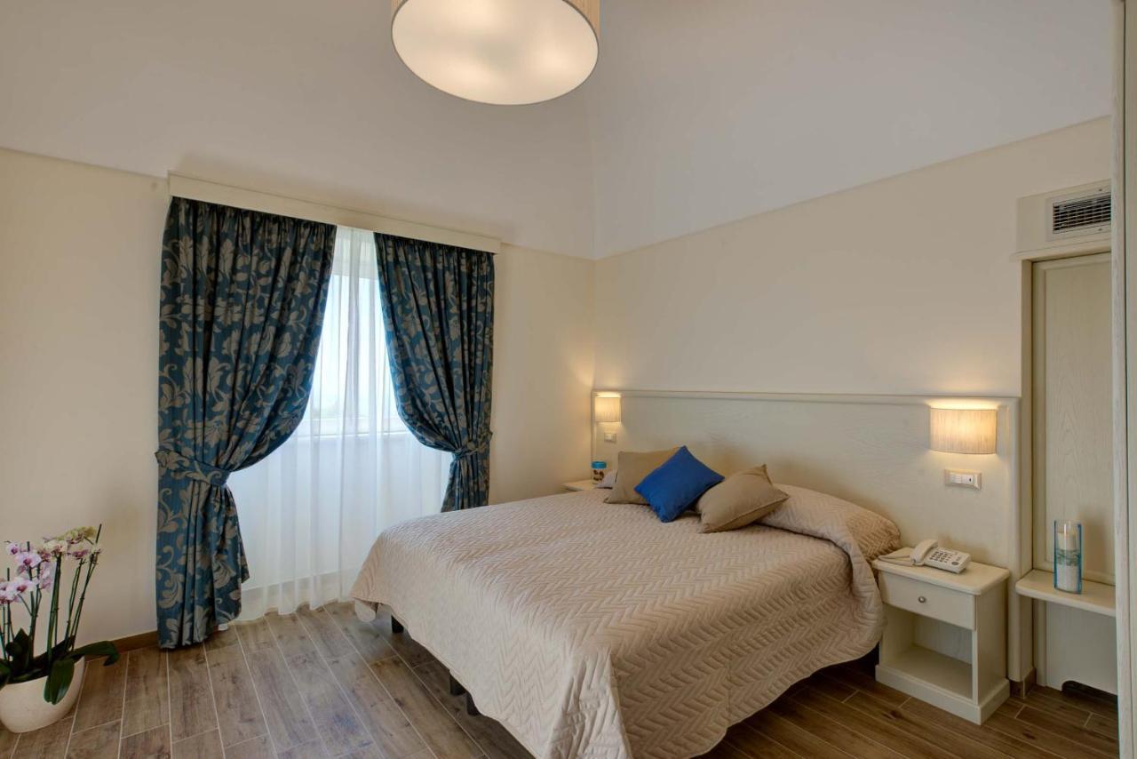 Agriturismo La Peppina มัสซาลูเบรนเซ ภายนอก รูปภาพ
