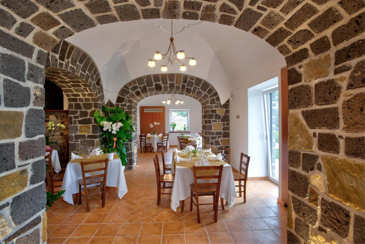 Agriturismo La Peppina มัสซาลูเบรนเซ ภายนอก รูปภาพ