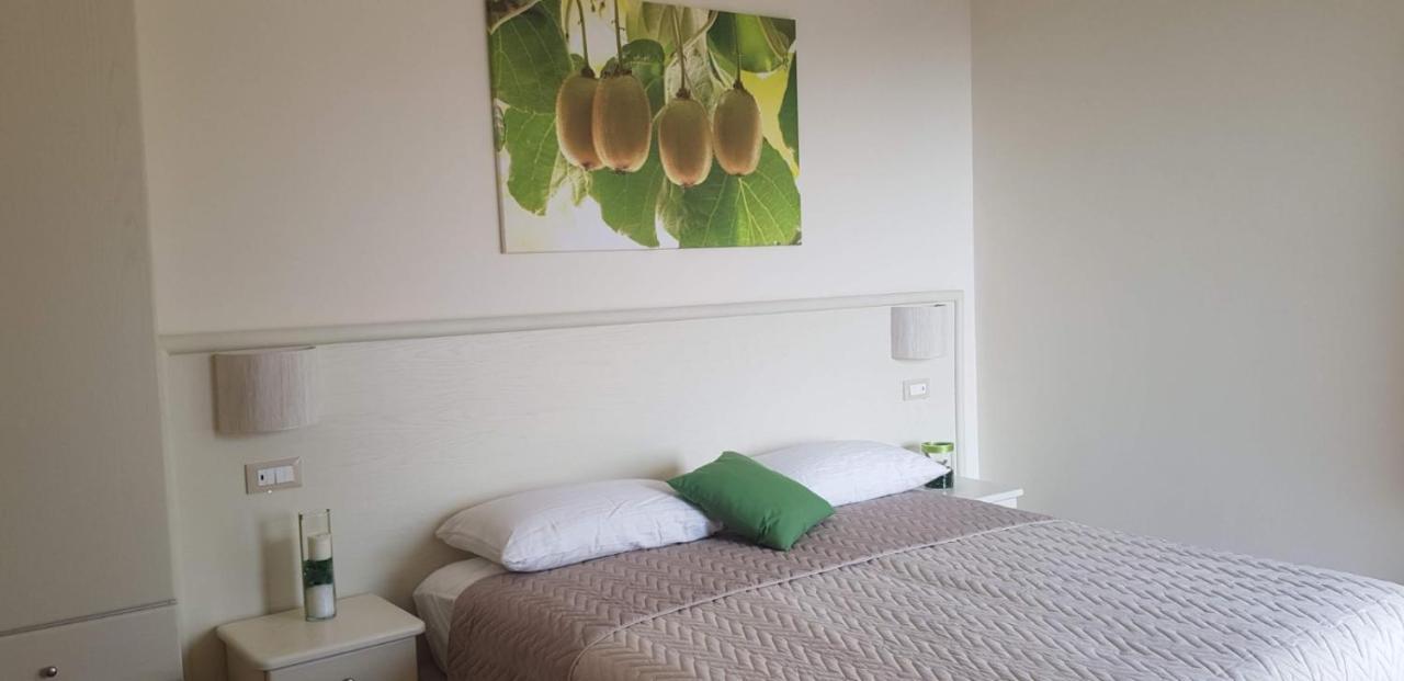 Agriturismo La Peppina มัสซาลูเบรนเซ ภายนอก รูปภาพ